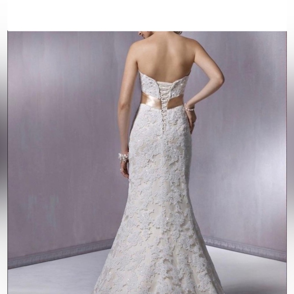Maggie Sottero lace mermaid wedding dress women’s size 6 - Picture 2 of 11